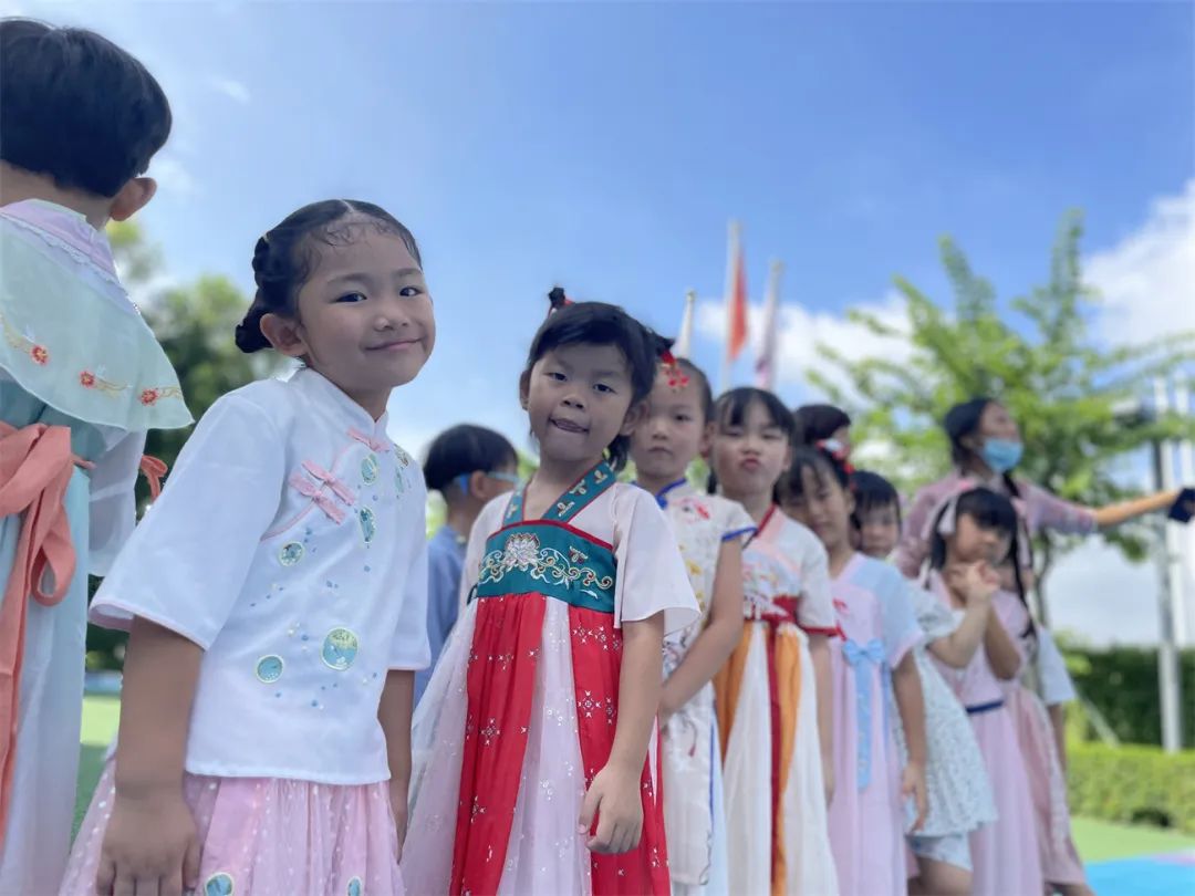 心怀皓月，致敬师恩，百仁幼儿园中秋节教师节双节主题系列活动