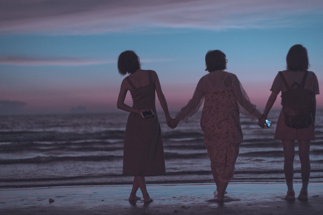 闺蜜文案适合发朋友圈走心,闺蜜一起出去玩开心发朋友圈文案