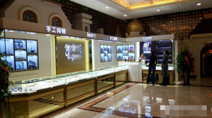 优秀群员●中年大哥如何拯救实体店？