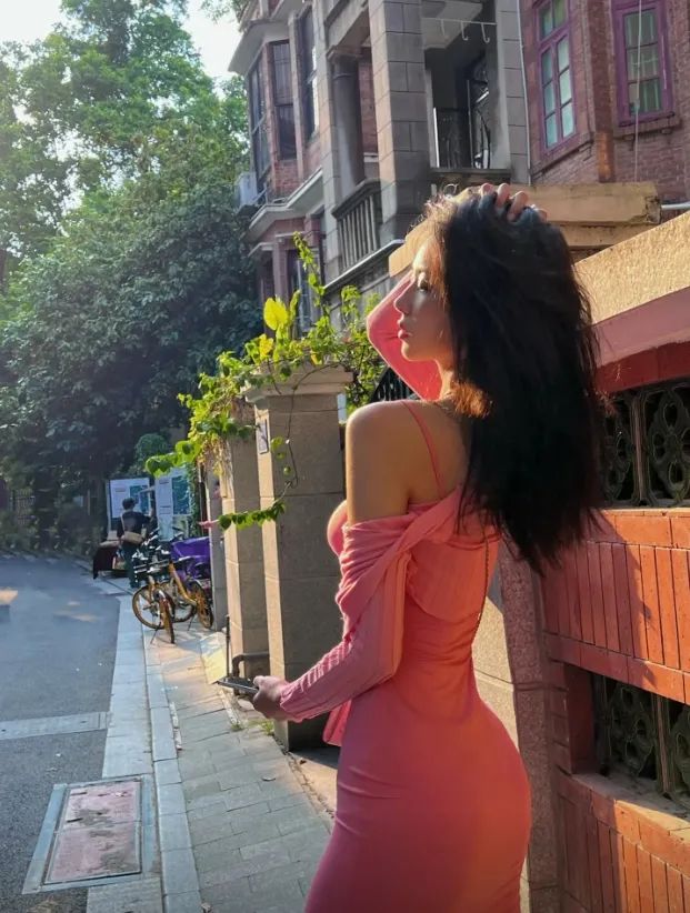 土耳其0-2克罗地亚，昨天文章进球数少正确，周冬雨笑了