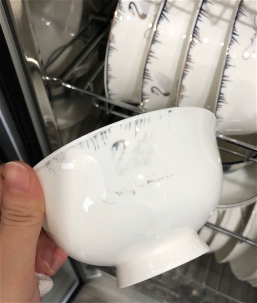 奉劝大家：不要给家人用这3种饭碗！真的不好用，还不安全