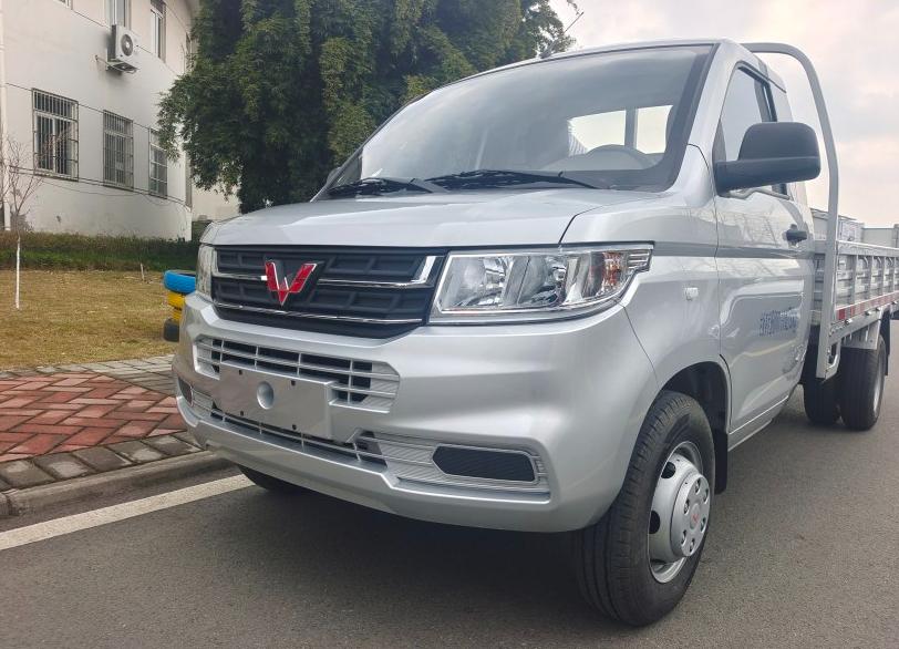 五菱荣光新卡双后轮上什么牌,荣光新卡双后轮