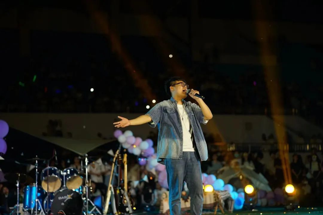 河南大学音乐节,河南科技大学草坪音乐节完整版