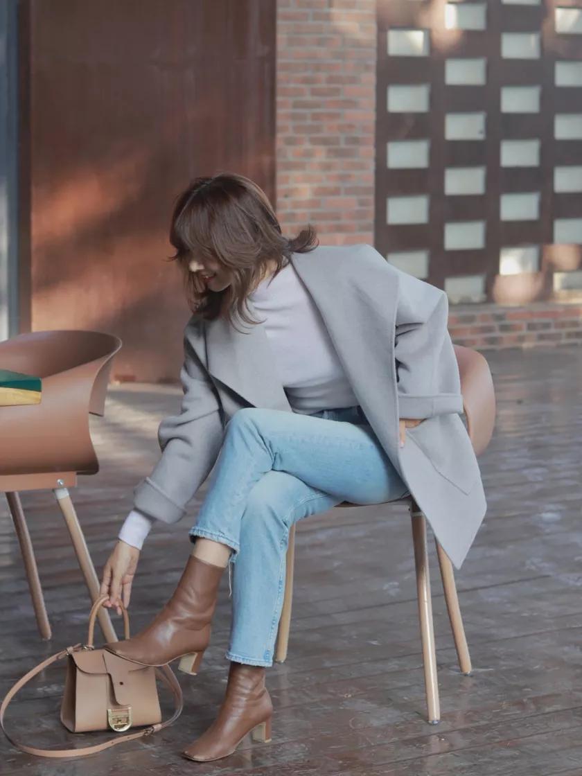 衣服就别扔了吧,衣服过时了扔掉吧