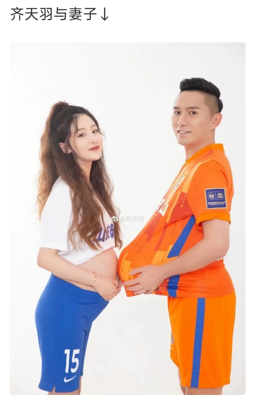 短短十几小时体育圈连爆两大瓜，篮球足球交相辉映，高潮迭起