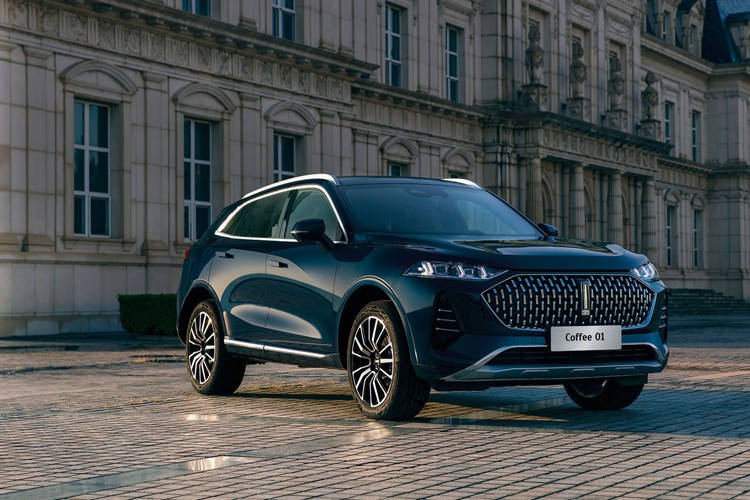 燃油车和混动车哪一款更值得买,8年的燃油车值得换为混动车吗