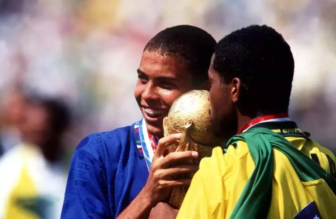 足坛罗纳尔多有多强,罗纳尔多职业生涯过了多少门将