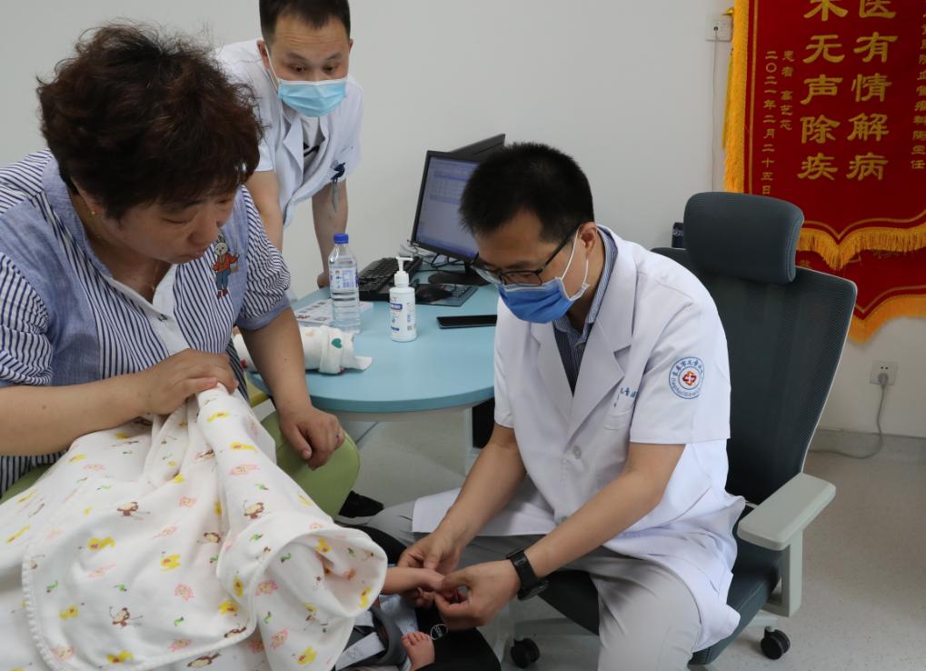 鍖椾含鍎跨鍖婚櫌楠ㄧ鏉庢旦娌荤枟妗堜緥,灏忓効楠ㄧ鏉庢旦鍖荤敓