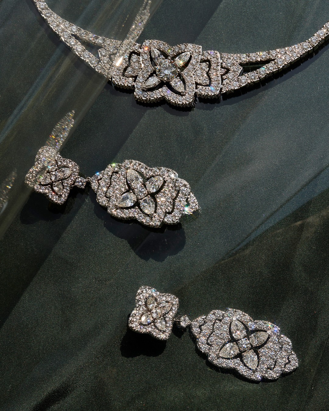 鎴存瘮灏旀柉debeers閽绘垝棰滆壊,鎴存瘮灏旀柉debeers浠嬬粛