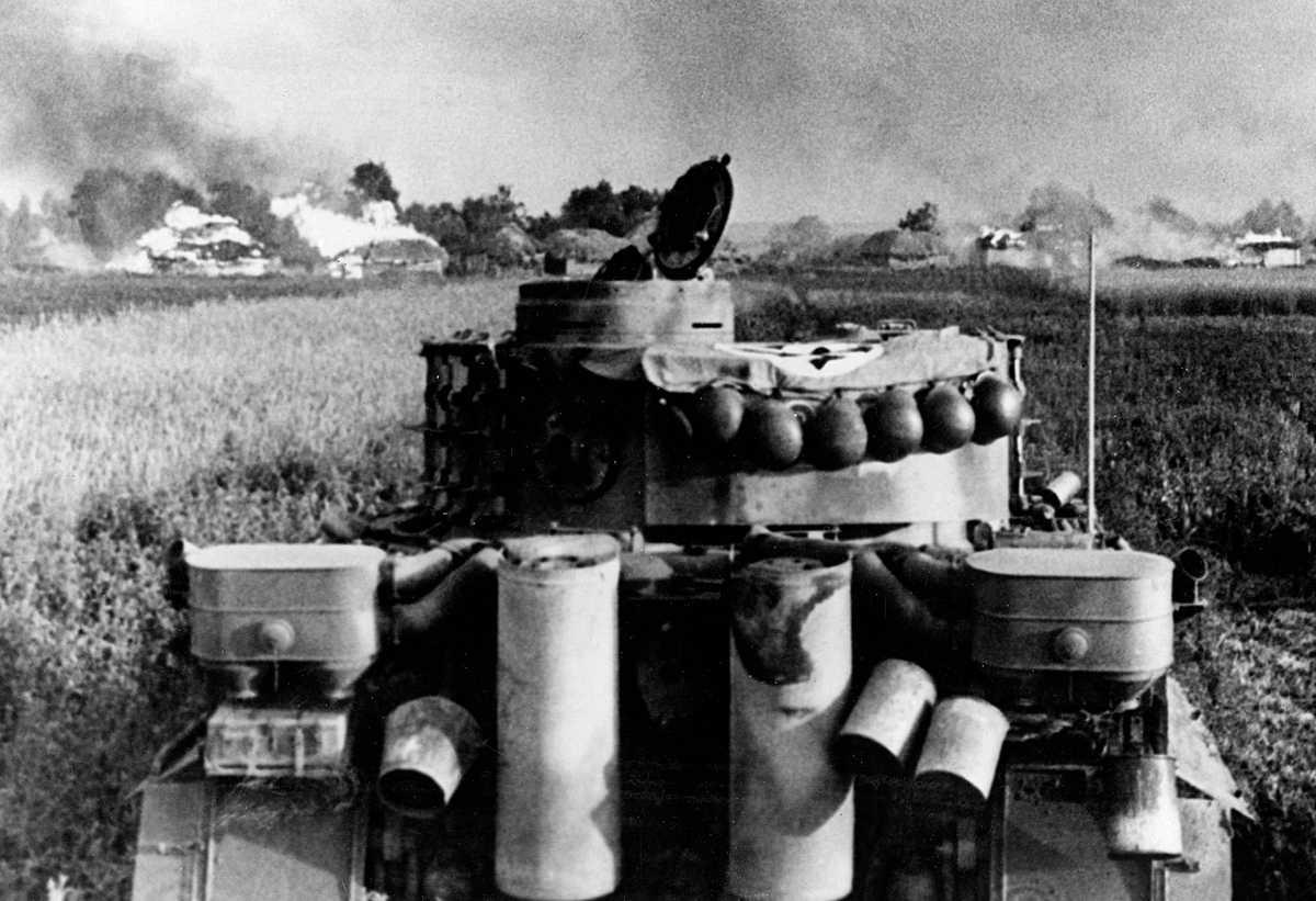 硬核模式武器战输出手法教学,硬核军事解说