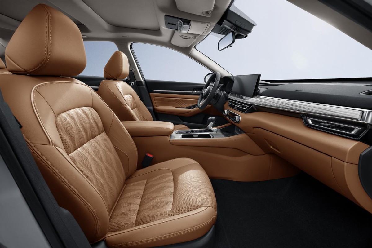 全新天籁vs凯迪拉克xt5,全新天籁对比全新凯美瑞