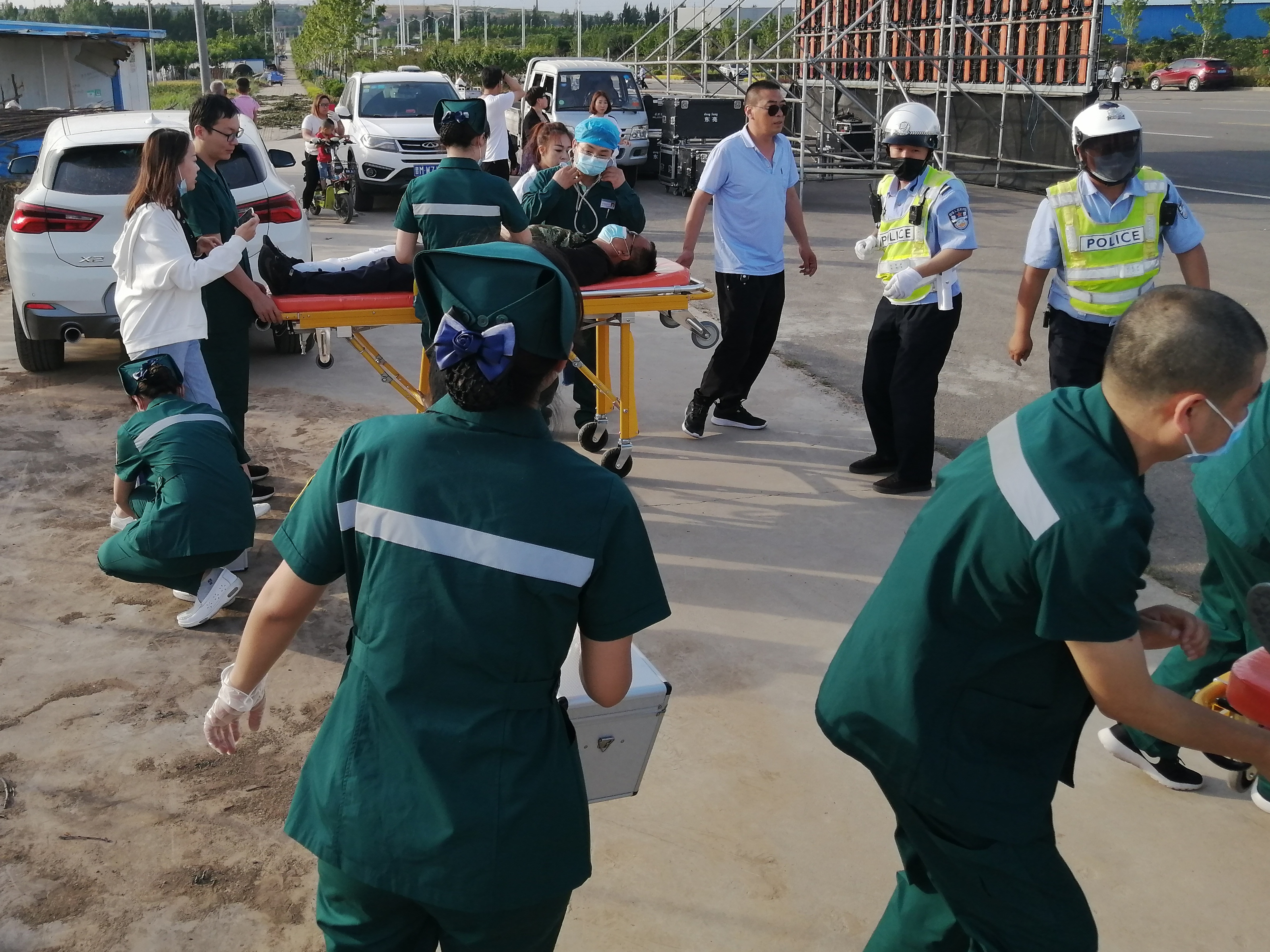 交通事故被人撞伤了怎么处理,交通事故撞伤走保险怎么处理