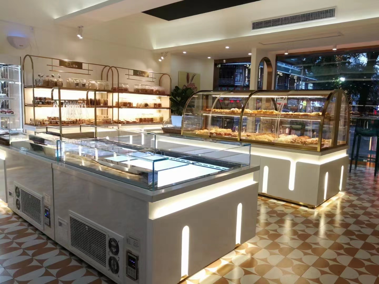 烤漆柜哑光,免漆柜和烤漆柜区别