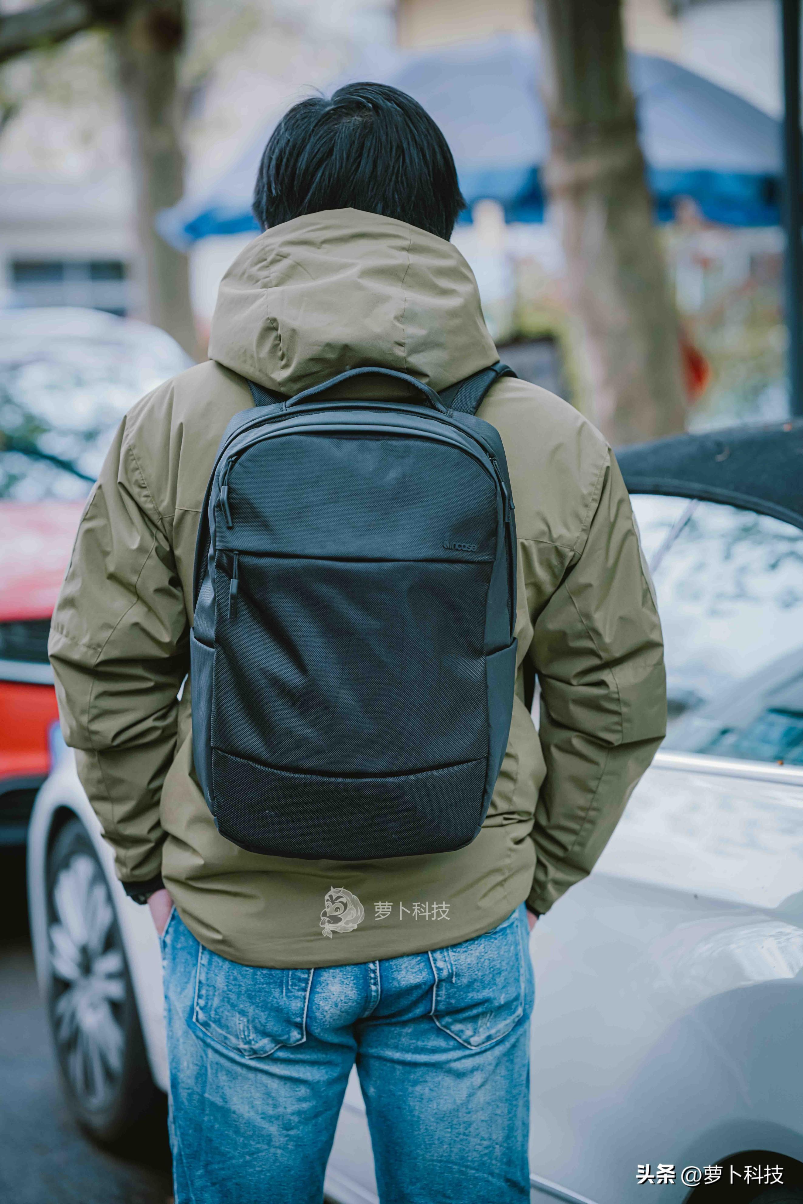 笔记本360°环绕保护,好看又能装,苹果合作品牌INCASE背包评测