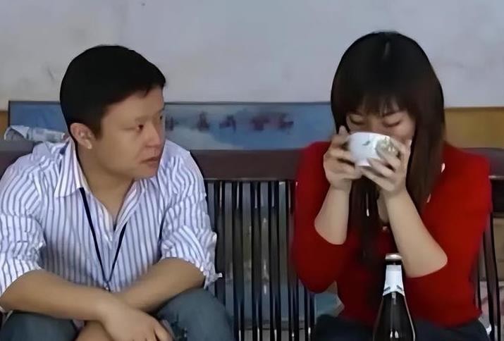 湖南喝酒不醉的女人刘静,湖南女子喝酒像喝水一样千杯不醉