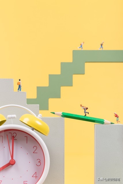 一次9块，包月180块，成绩不好没有生意，她不仅挣了钱还成了学霸