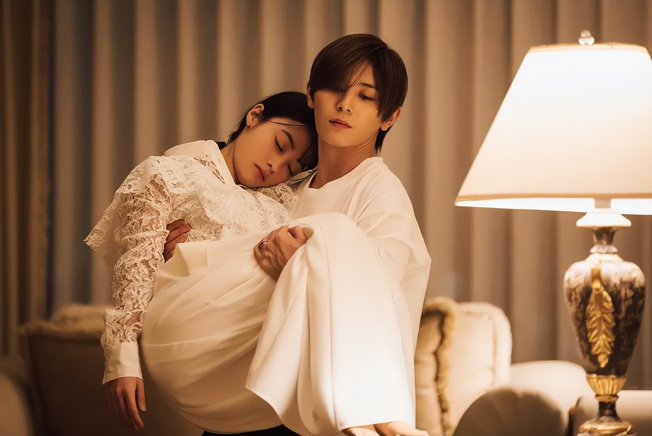 岛国颜值夫妻先婚后爱？！也太甜了吧~