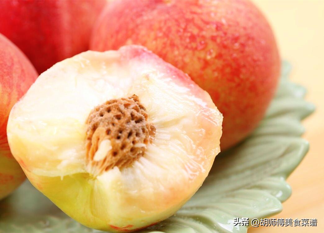 挑选桃子的正确方式,买桃子要买什么样的才甜