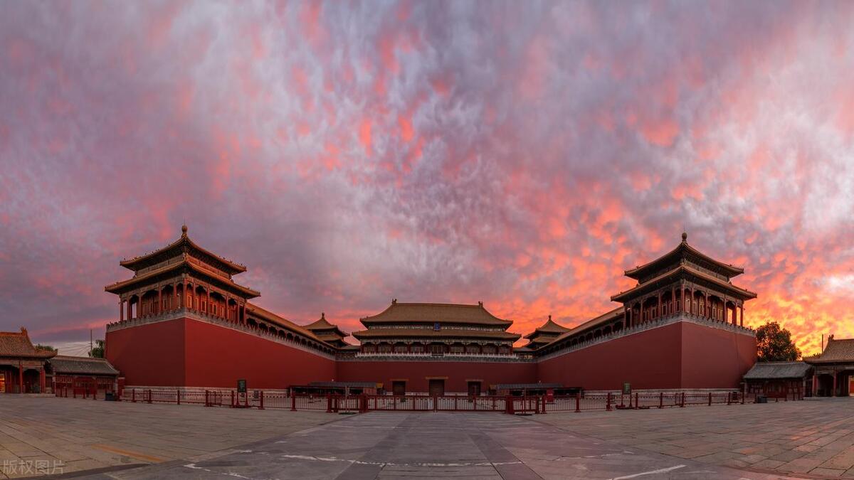 金牛座：不惧沧海千里目，敢将长剑换新膜，波耀神州，自是霸王楼