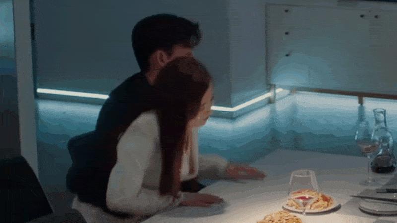 剧中令人胆颤的“假戏真做”，是真敬业还是借拍戏之名真“霸凌”