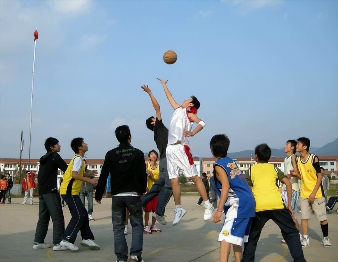 父亲个高母亲矮孩子身高怎么样,爸妈个子高孩子矮怎么办