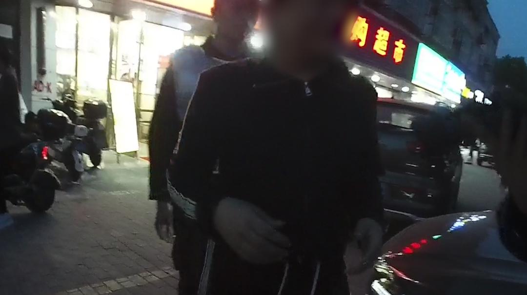 不守法律红线，女子购买“*证假**”炫耀，结果......