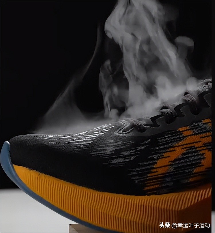 亚瑟士novablast2测评,asics亚瑟士novablast3