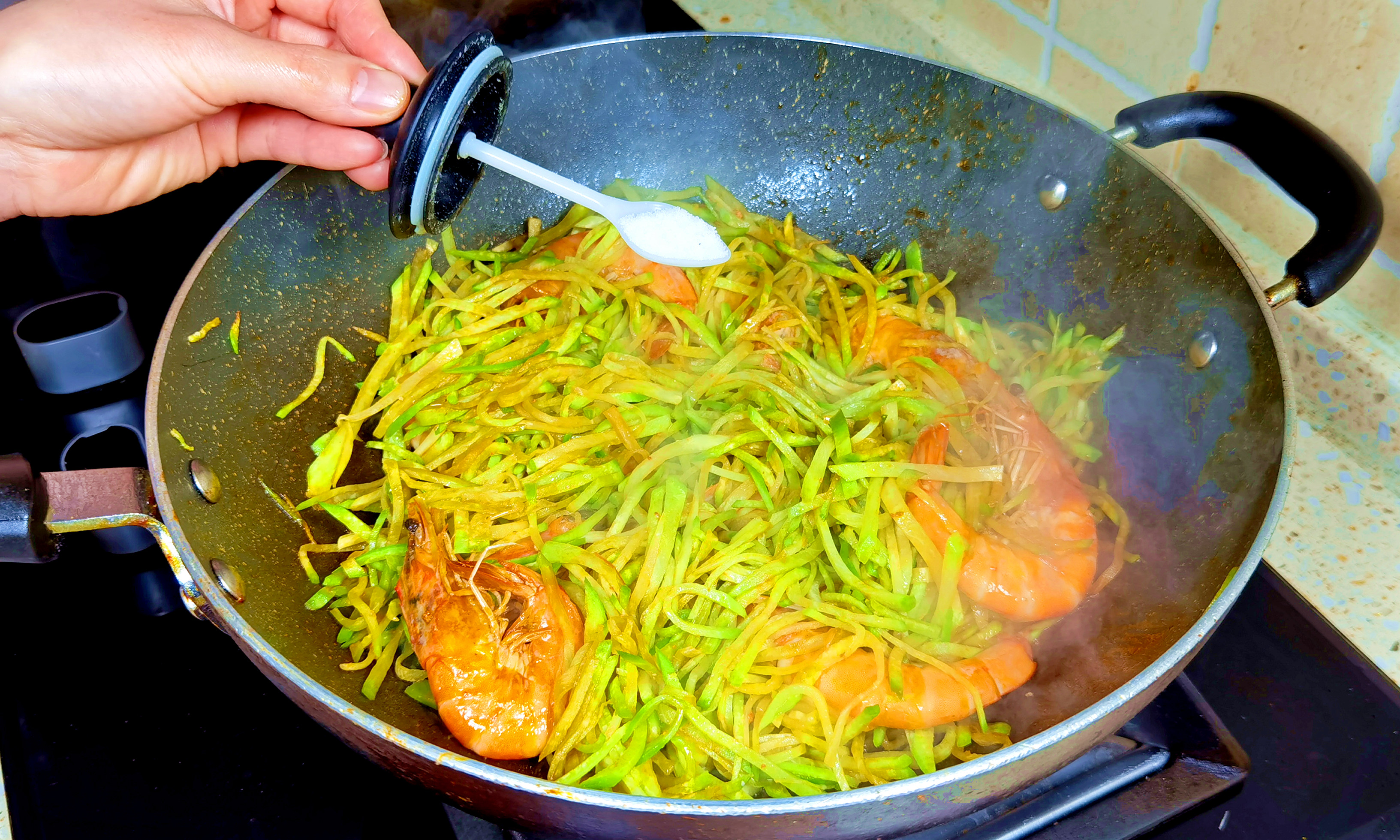 大虾和萝卜一起怎么做好吃,大虾炖萝卜丝有营养吗