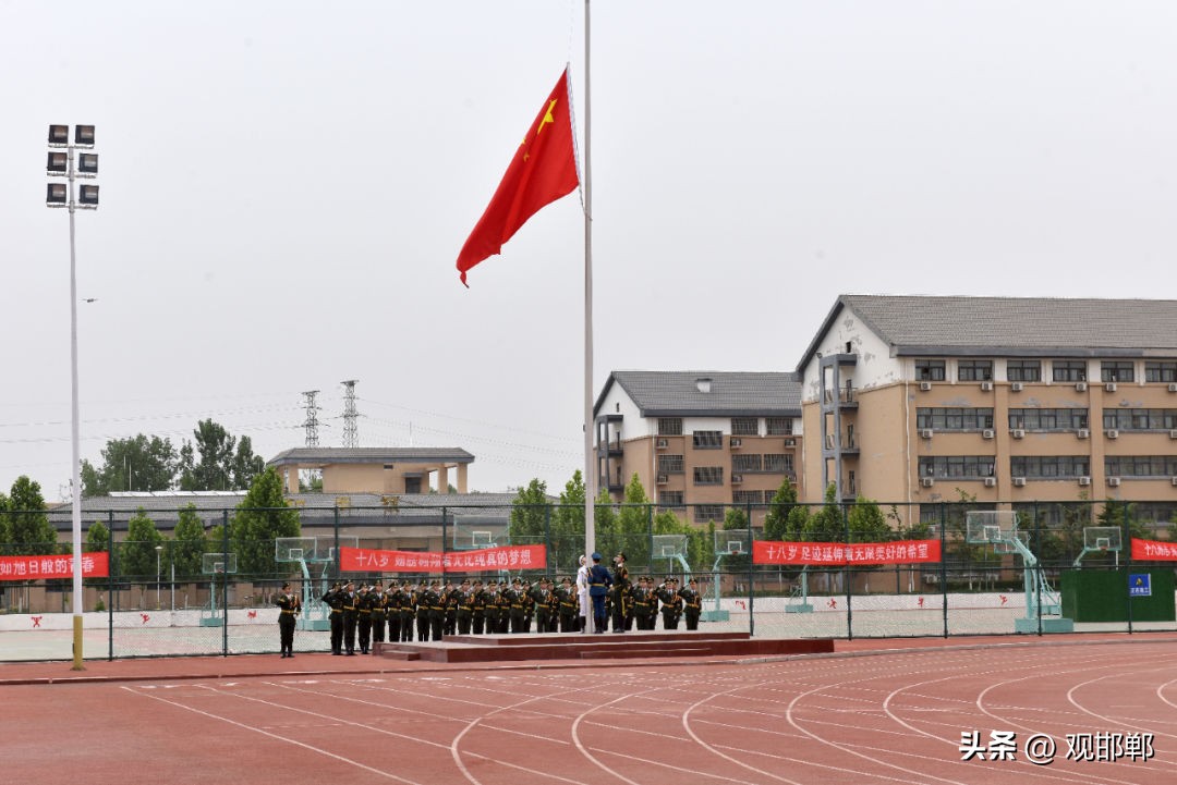 以爱之名育心成长主题活动,成人礼仪式学校举办