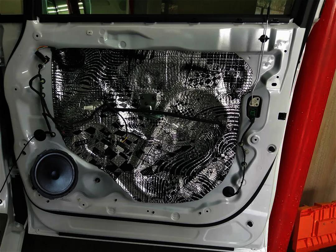 别克gl8舒适型加装解码一体机,别克gl8陆上公务舱音响升级