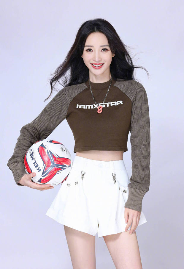 柳岩真是秒变回18岁少女,柳岩变漂亮了