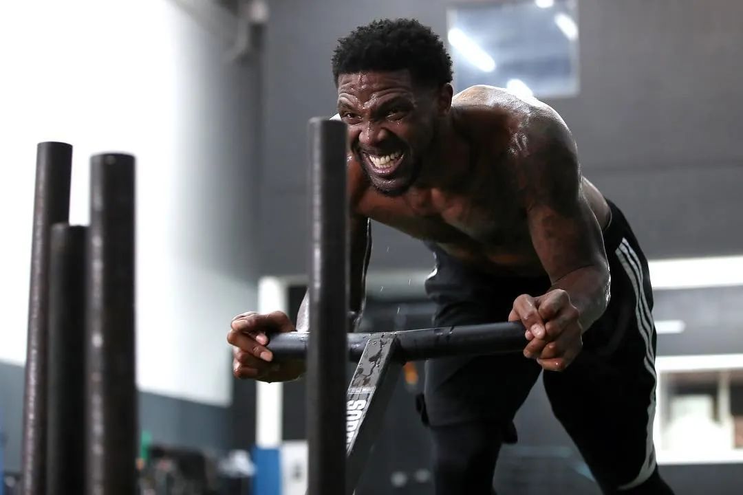 场均24分后卫报销，老大伤停！逼疯无数人的球队文化反而救了他们