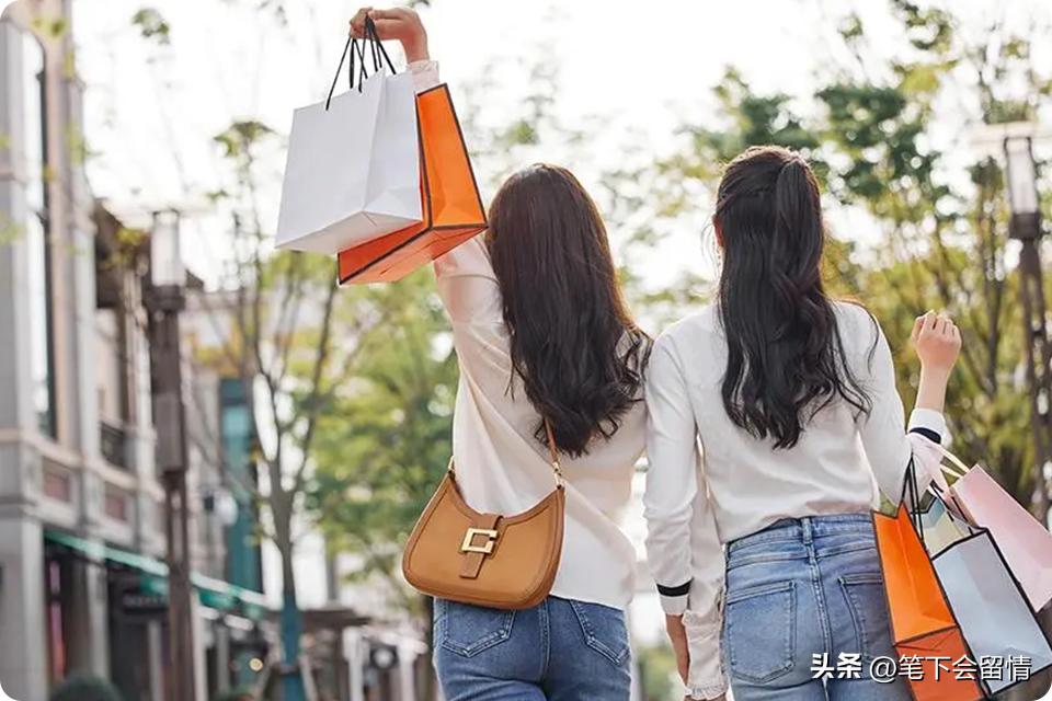 添加对方微信时怎么能让对方同意,除了聊天怎么和朋友互动