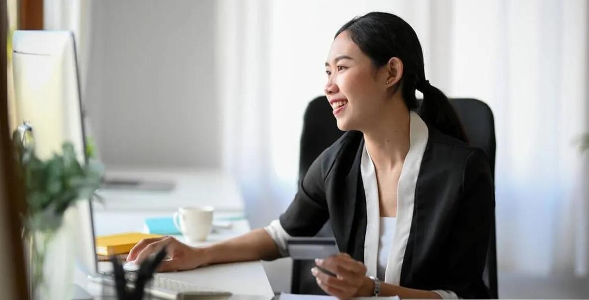 五粮液170元一股，马钢股份3元，60万元买只养老股票，该买哪只？