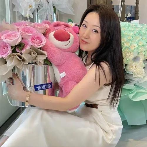 52岁的杨钰莹婚姻情况,52岁杨钰莹为何至今未婚