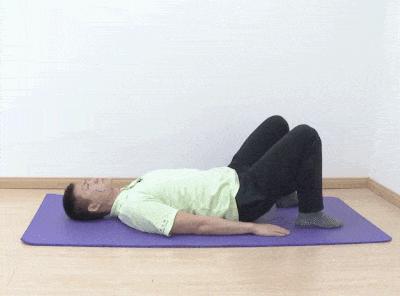 走多了膝盖疼，咋回事儿？用这几招，膝盖不再疼