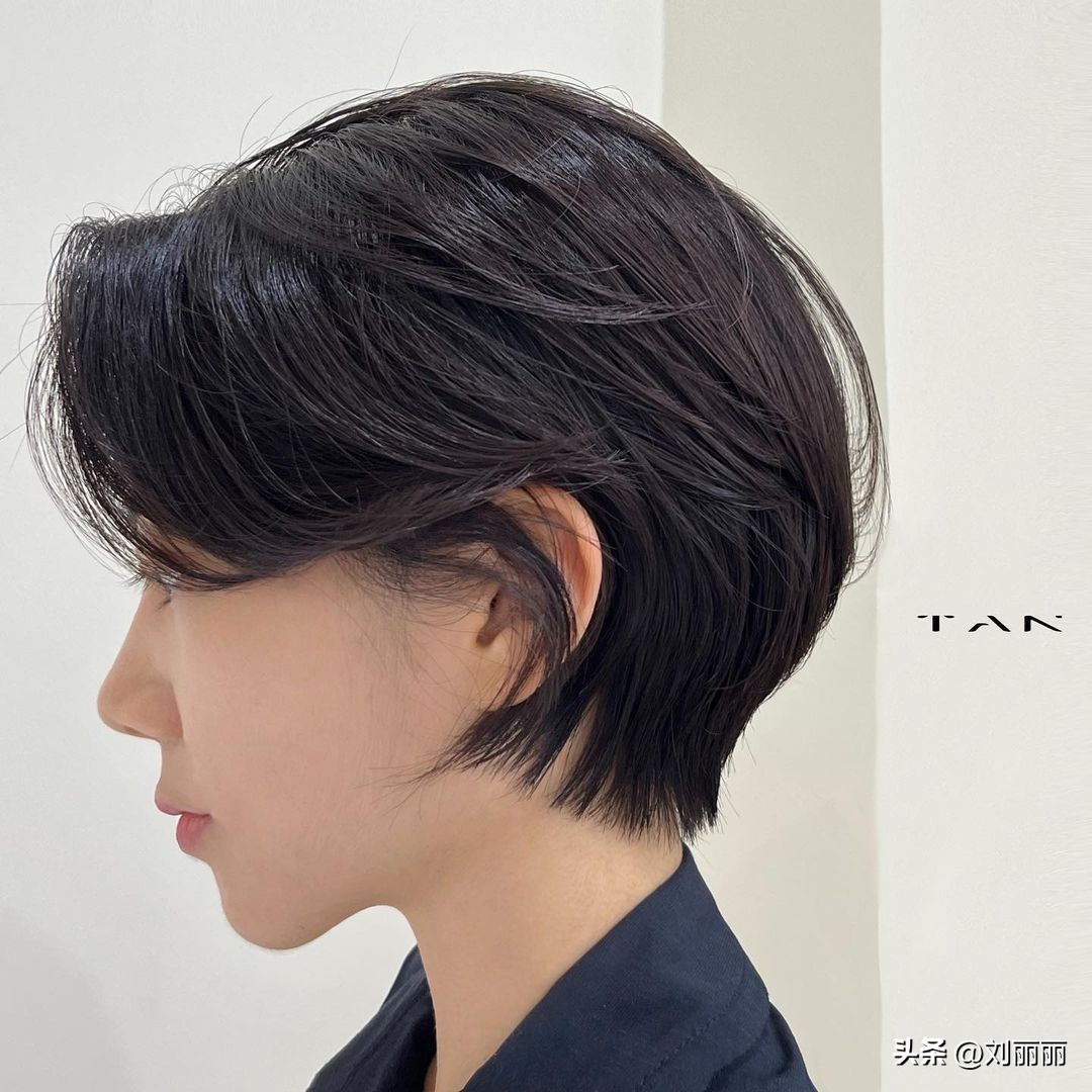 最短的发型烫成什么卷好看,2020流行简单好看发型烫卷