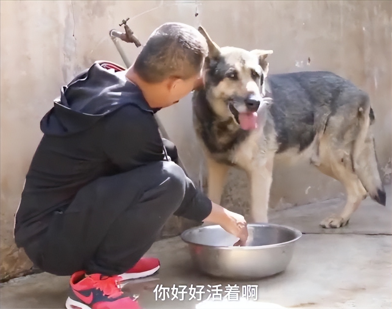 汶川地震搜救战士,汶川地震连续搜救十天十夜