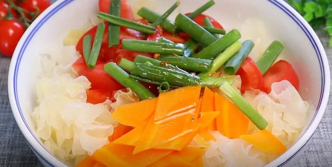 什么食物有胶原蛋白最多让脸饱满,吃什么样的胶原蛋白能让皮肤饱满