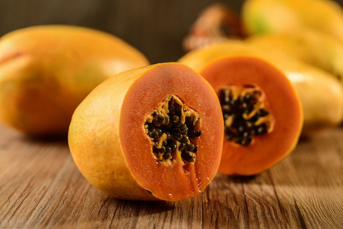 多吃木瓜真的能长胸吗,女性的胸部大小跟身高成正比吗