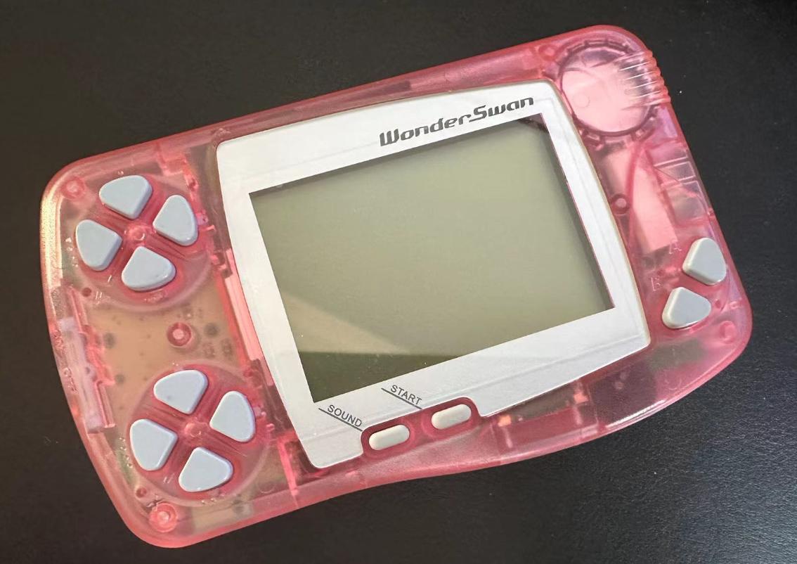 万代推出的16位掌机，曾经是任天堂最强大的对手