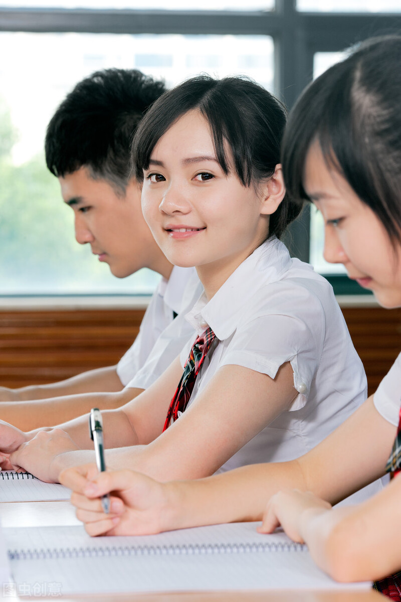 基于文学文本的高中英语文化教学的路径——以Burns和他的诗为例