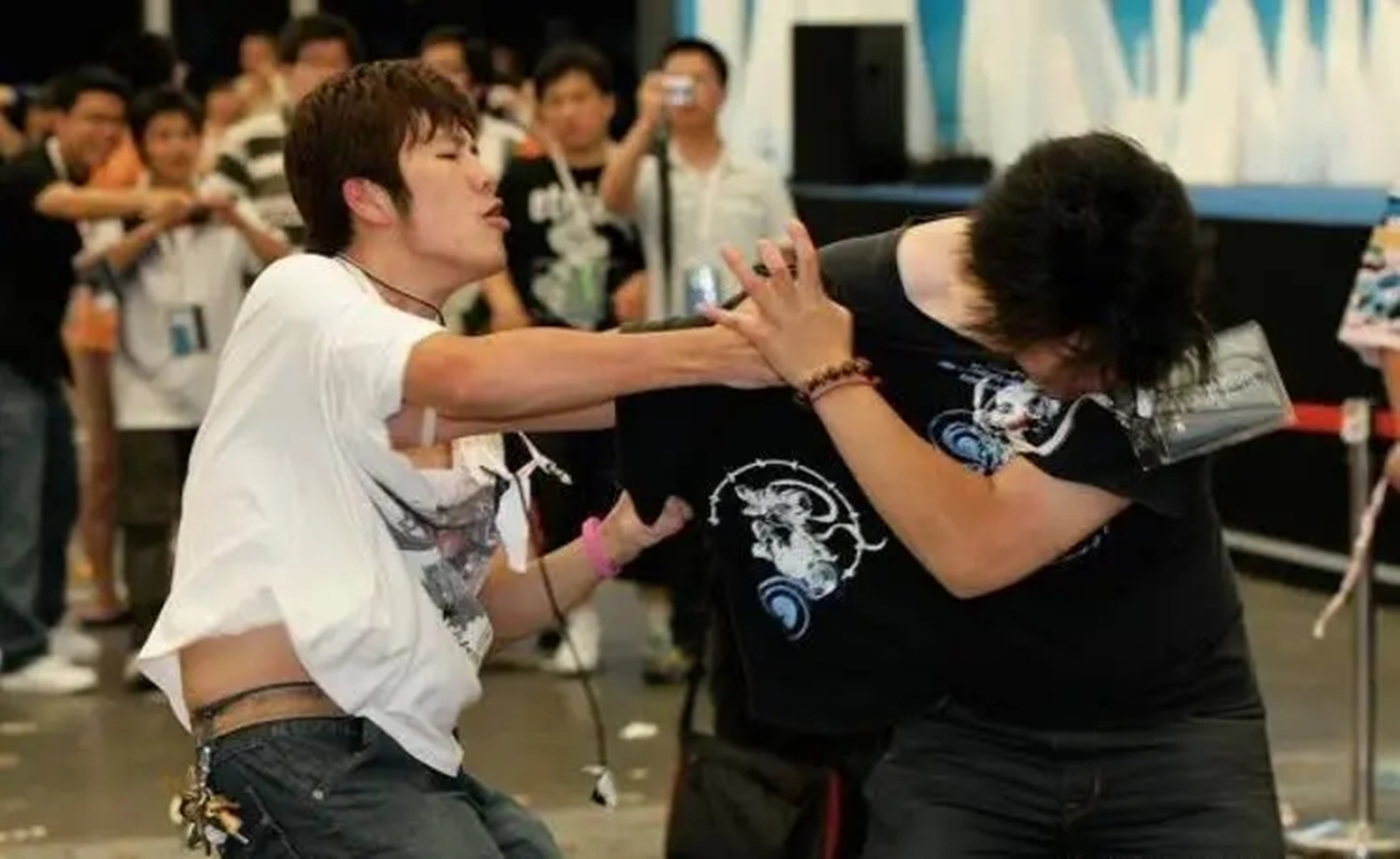 打架把别人鼻梁打断了判几年,打架鼻梁打断判刑几年