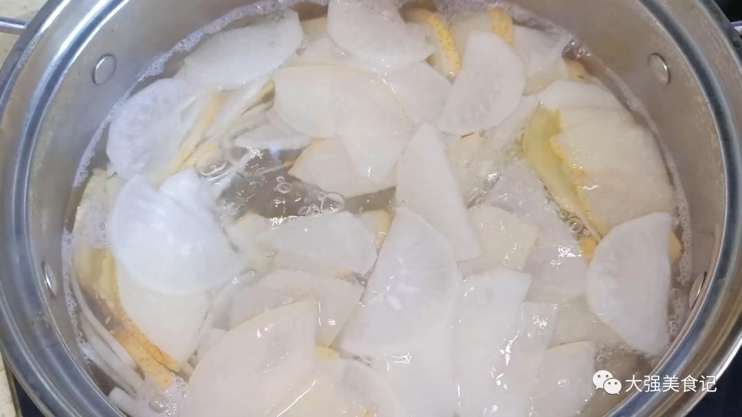 嗓子痒干咳止咳喝点什么汤,喉咙痒咳嗽喝点什么润肺止咳