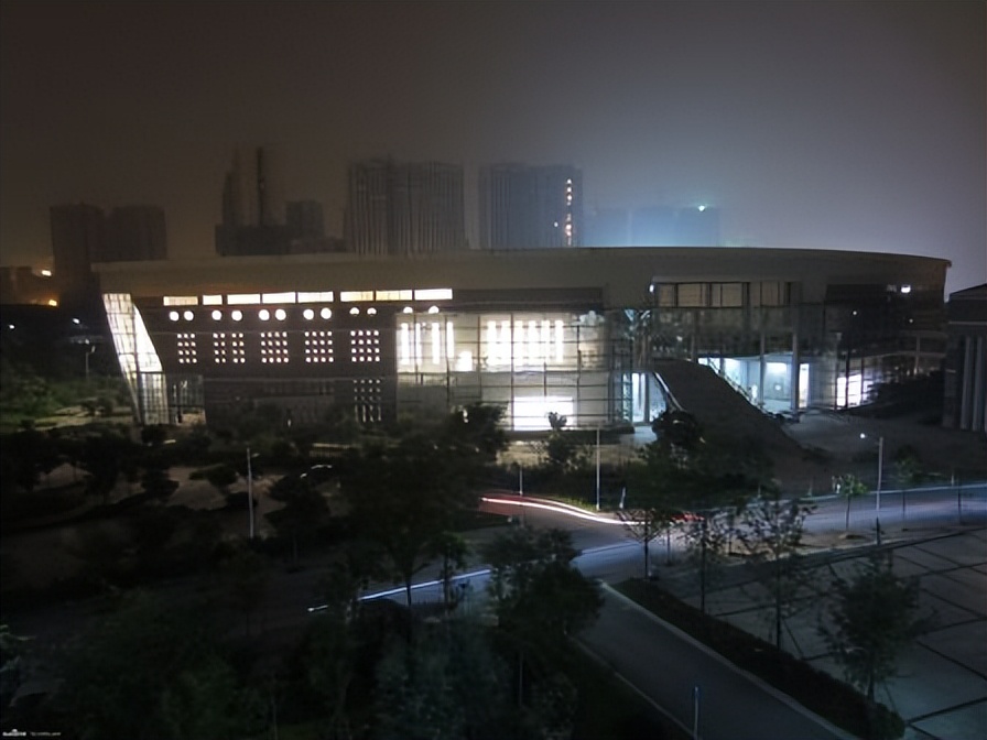 重德博学尚美笃行,重德博学勤勉尚美