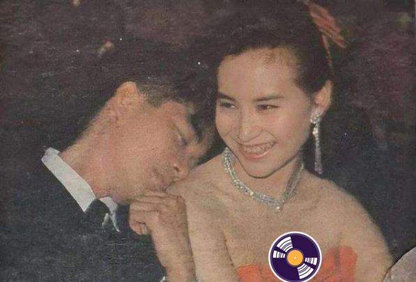 9对“阴阳相隔”的昔日情侣，4个癌症，3个自杀，2个意外