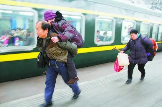 好无语，专家称年轻人不生孩子是不对的，孩子是长周期耐用消费品