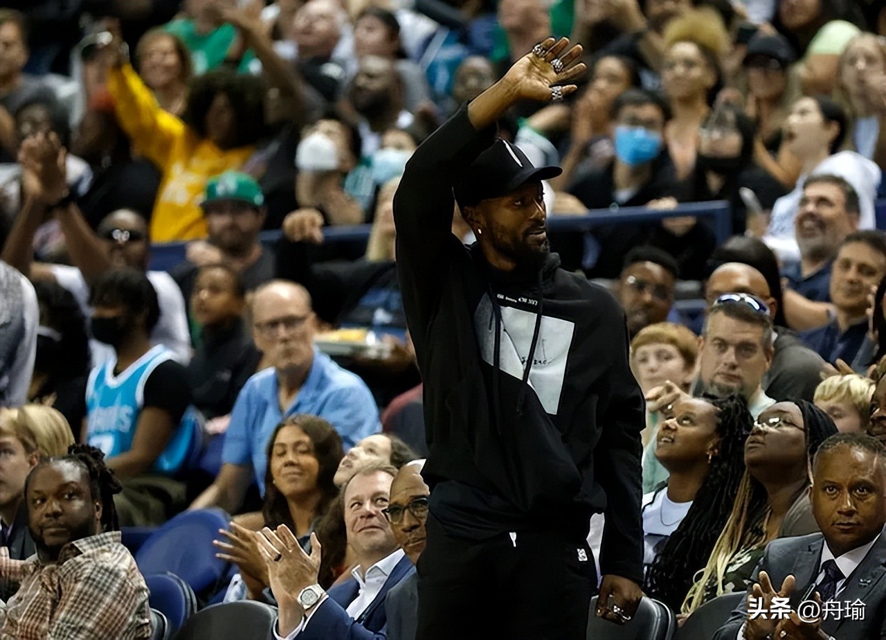 布朗尼与施罗德,施罗德否认湖人提供8400万合同