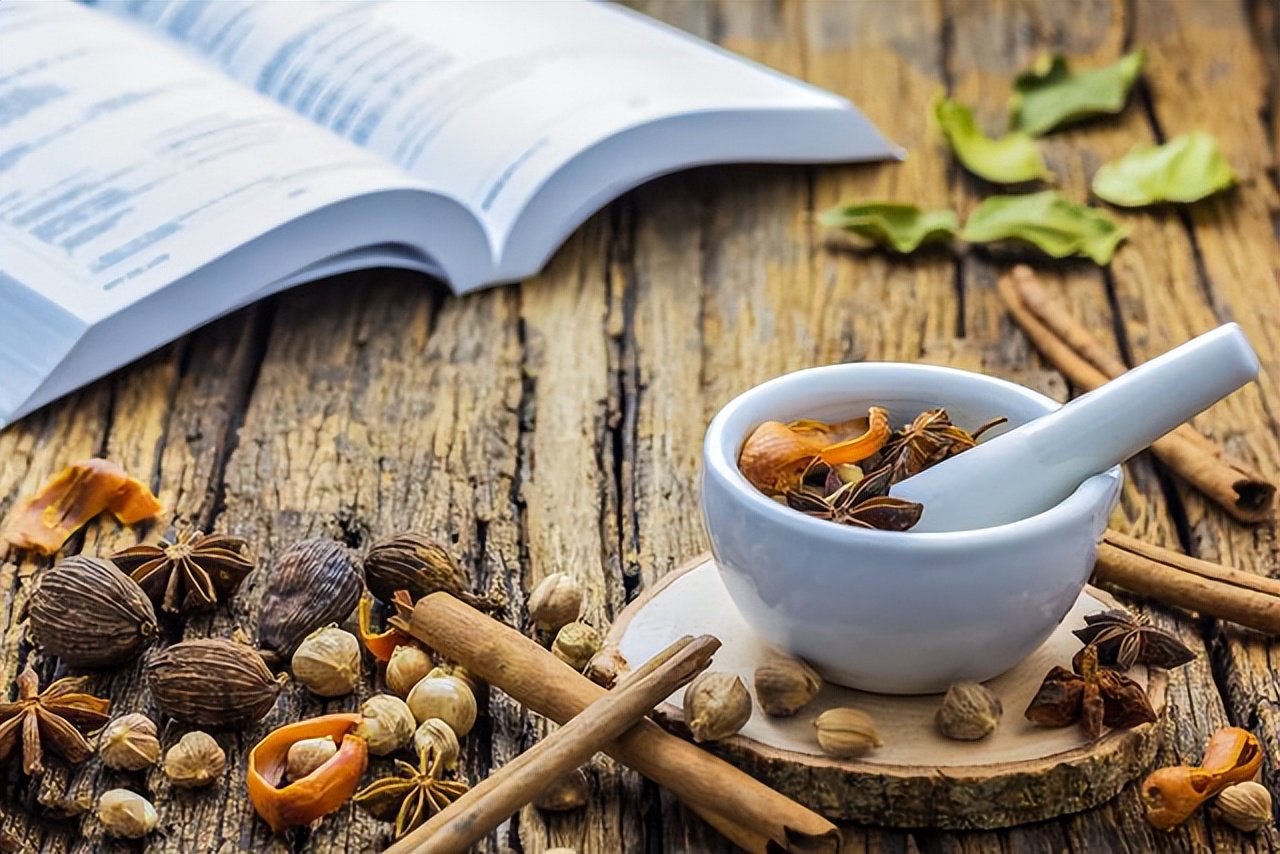 喉咙有异物中医叫梅核气,喉咙异物感老有痰在中医怎么看