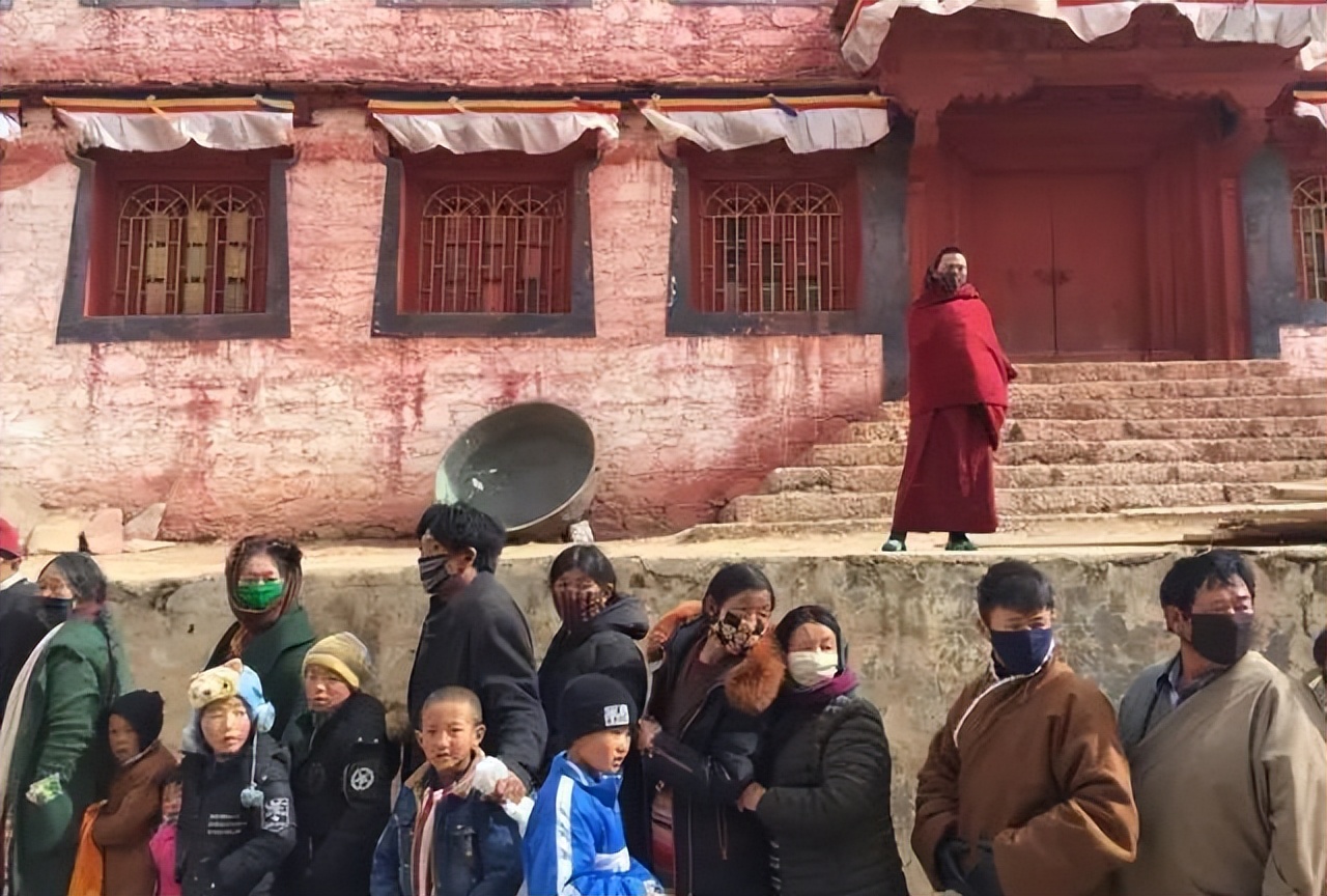 到达世界最美之城理塘,日光之城理塘